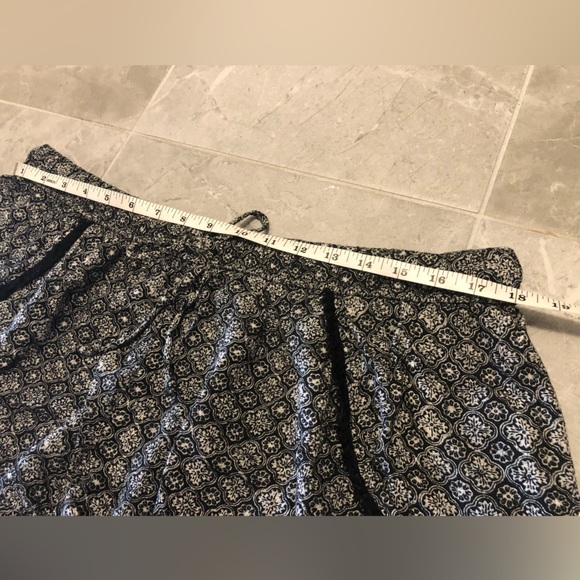 American Eagle High Waisted Short Shorts - Picture 6 of 8